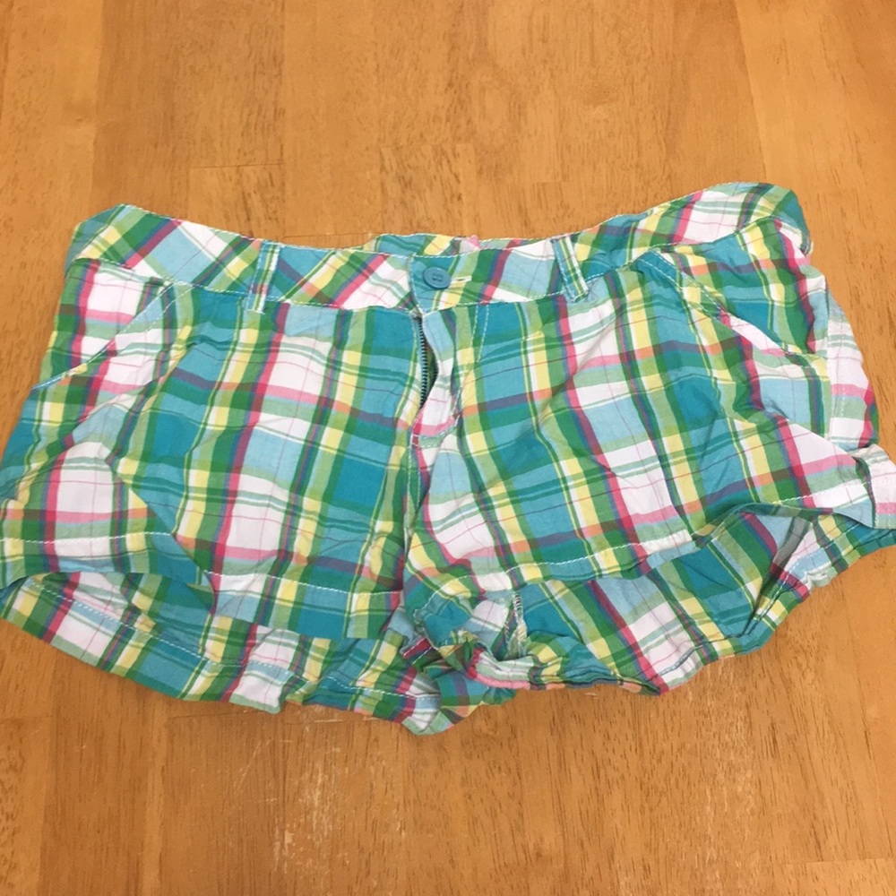 Adorable plaid shorts